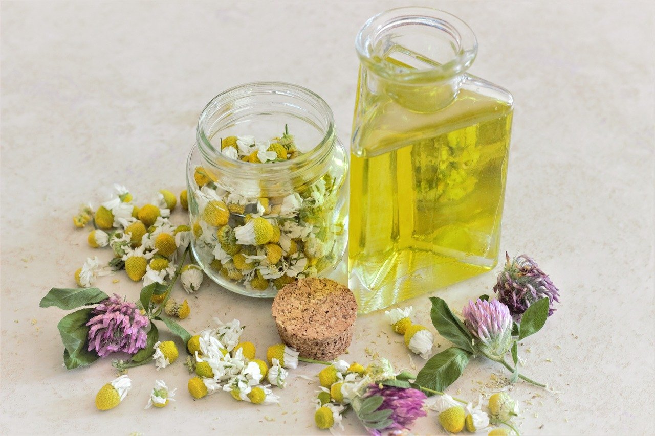 Aromatherapy essential oil for body massage