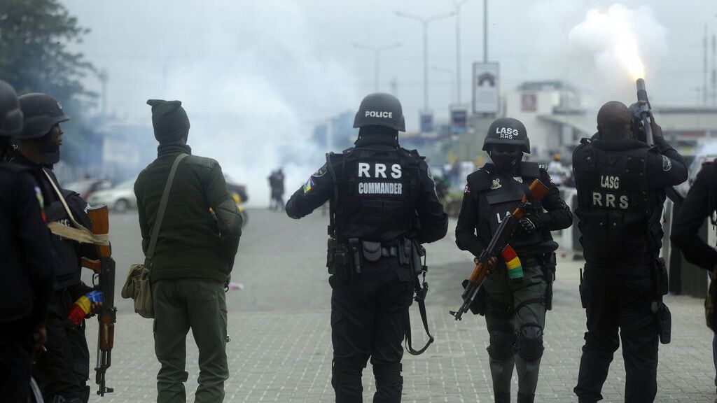 Police gunned down three separatists who tried to attack INEC's office in Owerri.jpg
