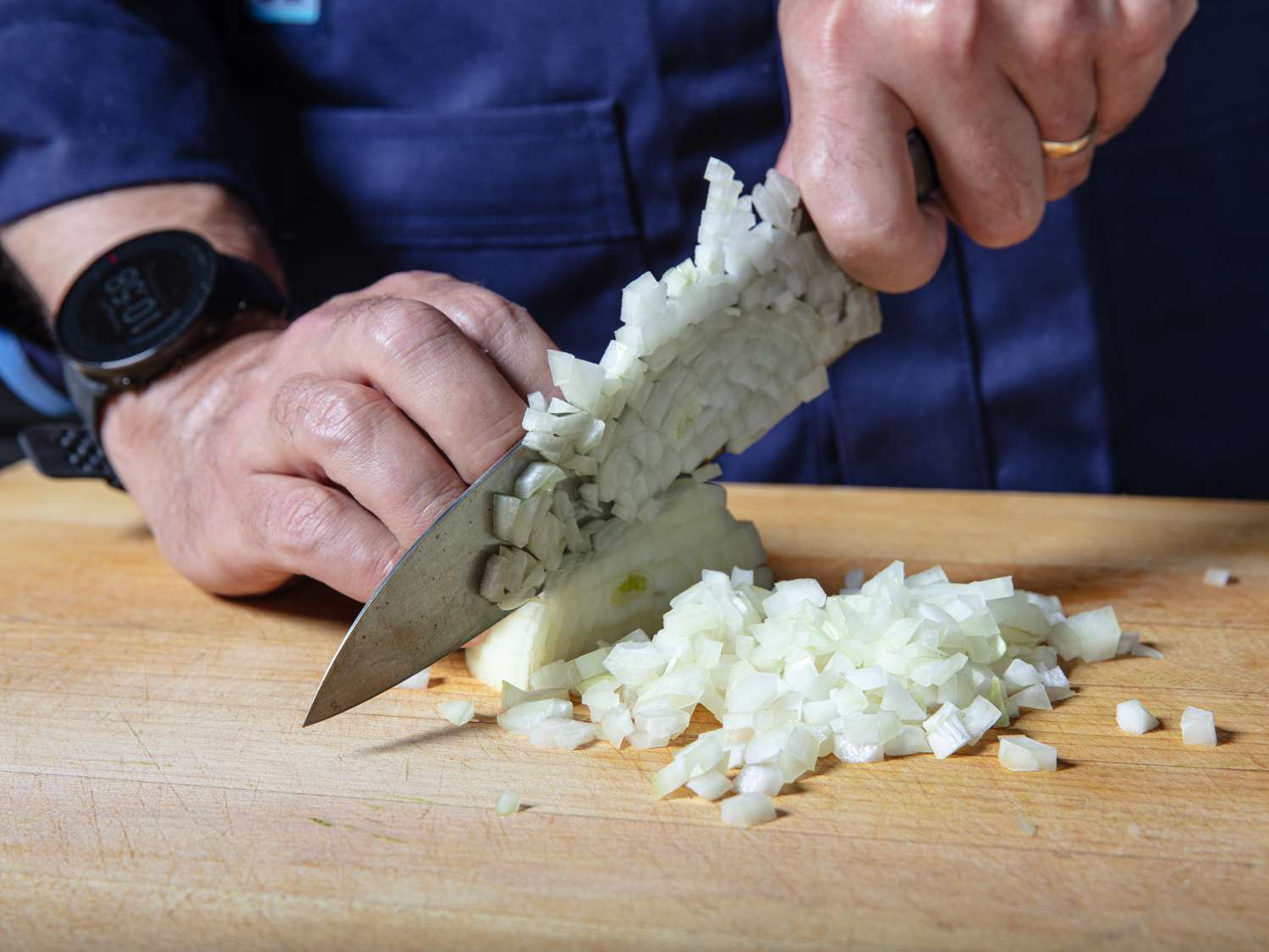 Reason why we tear up when cutting onions Tvafrinet